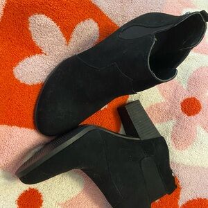 Koolaburra by UGG Black Suede Ankle Booties size 7.5 NWOB